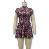 Backless round neck leopard print pleated dress