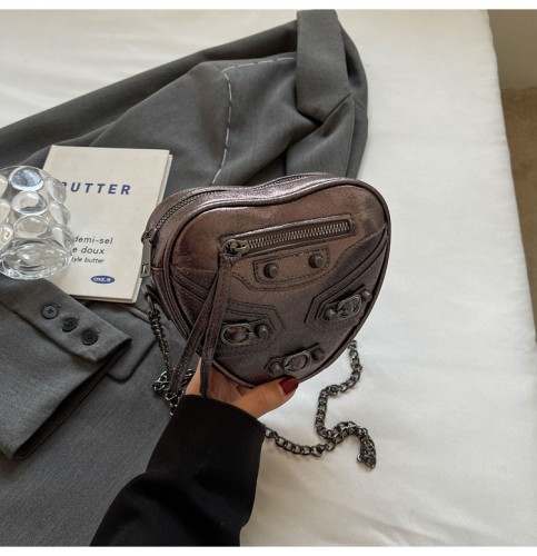 Mini love motorcycle bag, air rivet chain diagonal cross bag