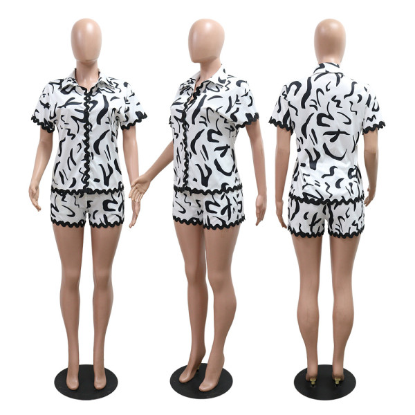 Printed fashion shorts, two pieces