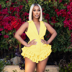 Collar button deep V sleeveless lotus leaf swing shorts jumpsuit
