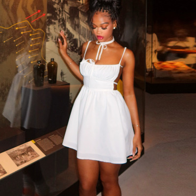 Folded A-line skirt with backless straps and a short one-piece collar dress