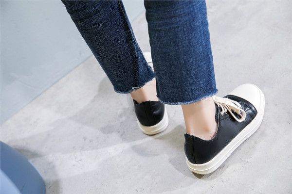 Thick soled PU shoes with lace up, low cut white shoes