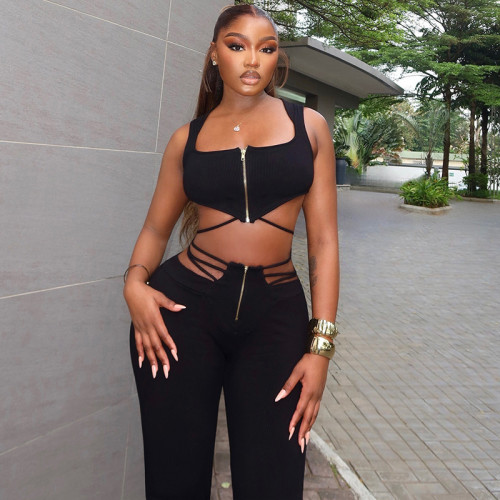 Sleeveless top, high waisted strap, tight fitting sports pants set