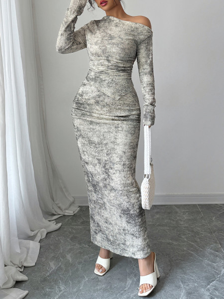 Shoulder long sleeved women's bag buttocks skirt set
