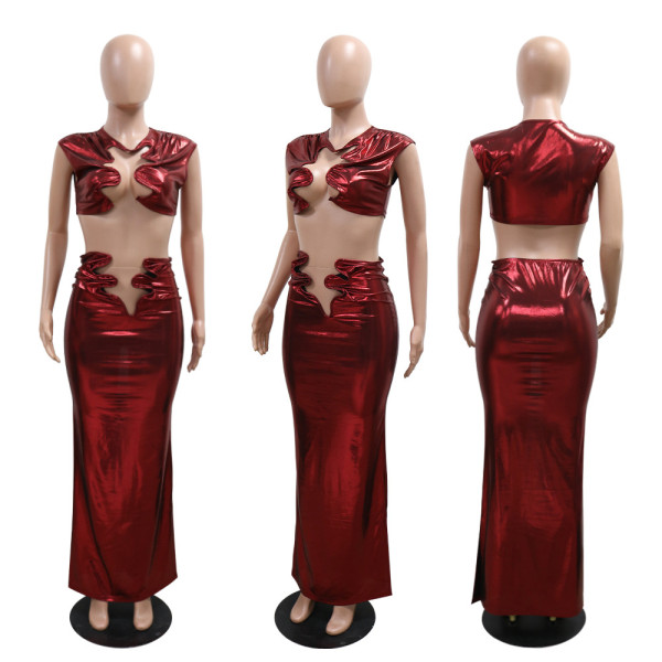 Sleeveless short top paired with long skirt set