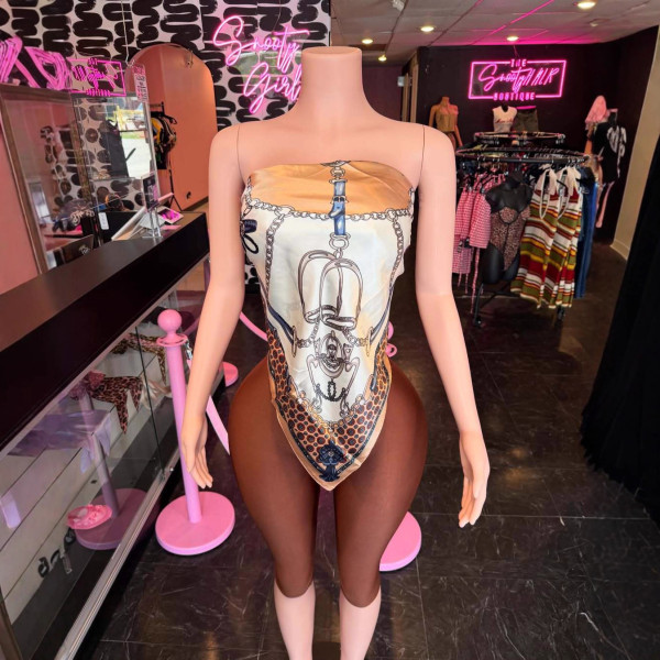 Two piece set of top and half length pants