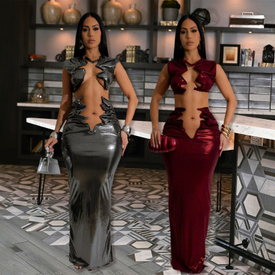 Sleeveless short top paired with long skirt set