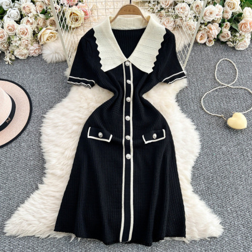 Color blocking short sleeved knitted single breasted medium length dress