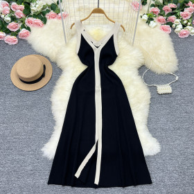 Color blocked front and rear V-neck long suspender knitted dress