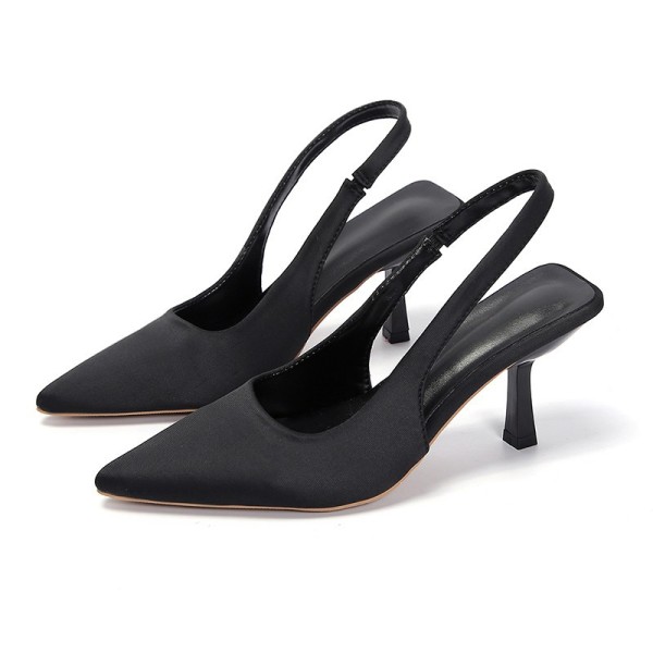 Large high-heeled sandals with toe cap, empty back strap, shallow mouth, slim heels, and high heels
