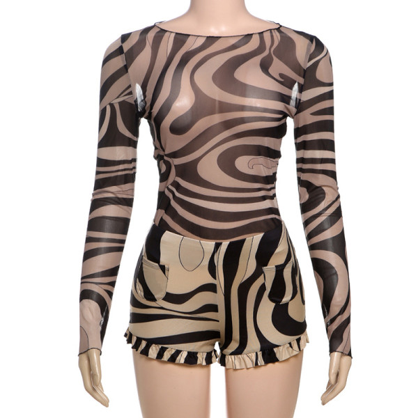 Round neck long sleeved mesh printed black fungus edge shorts set