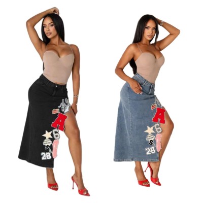 Embroidered elastic letter seven quarter denim skirt