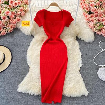 Square collar knitted short sleeved skirt with buttocks wrapped