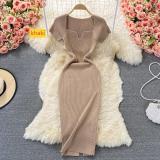Square collar knitted short sleeved skirt with buttocks wrapped