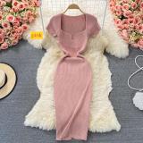 Square collar knitted short sleeved skirt with buttocks wrapped