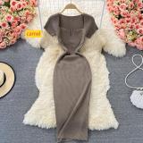 Square collar knitted short sleeved skirt with buttocks wrapped