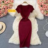 Square collar knitted short sleeved skirt with buttocks wrapped