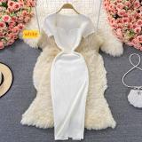 Square collar knitted short sleeved skirt with buttocks wrapped