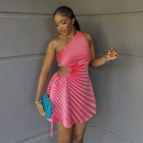 Sleeveless slanted shoulder hollow pleated dress