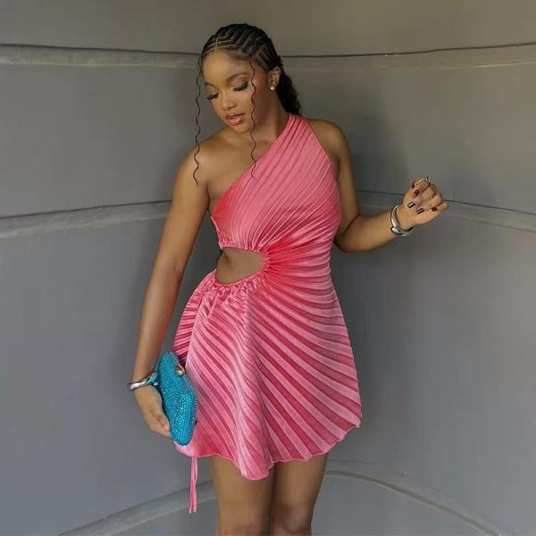 Sleeveless slanted shoulder hollow pleated dress