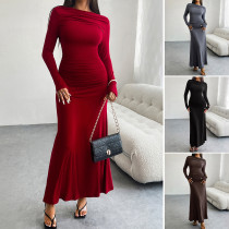 Solid color hip hugging one neck dress