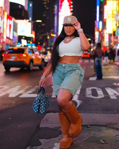 Star tassel fringed loose straight denim shorts