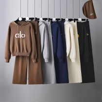 Two piece set of letter hooded knitted sports top and wide leg pants