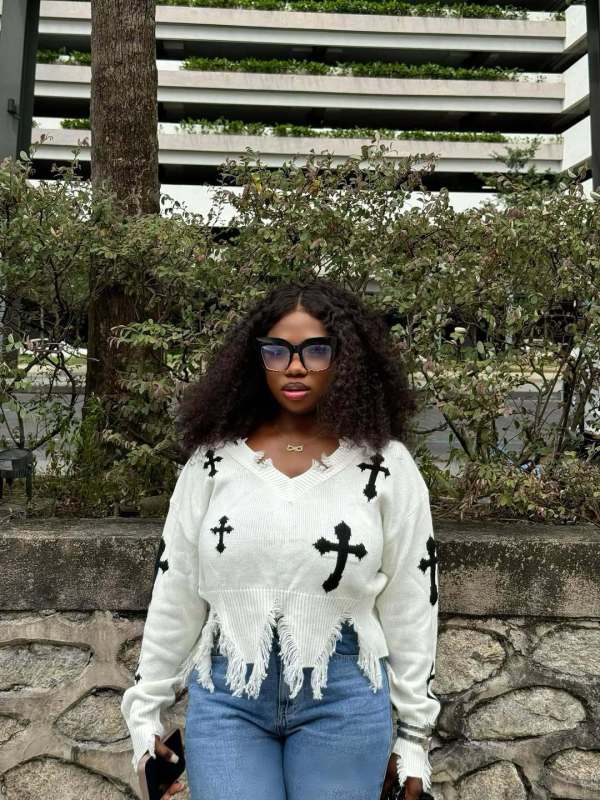 Tight knit versatile sweater
