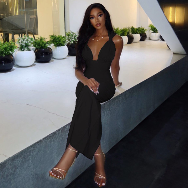 Wrinkled chest and hip wrapped skirt with a cinched waist, V-neck and neck hanging long dress
