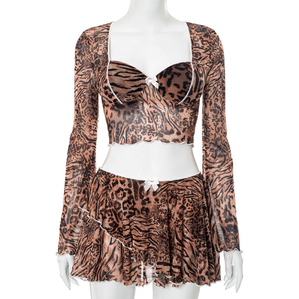 Leopard print bow wood ear long sleeved pleated short skirt set