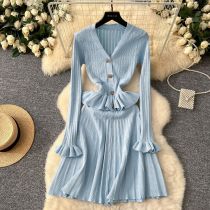 Metal buckle waist knit long sleeved short skirt Metal buckle waist knit long sleeved short skirt