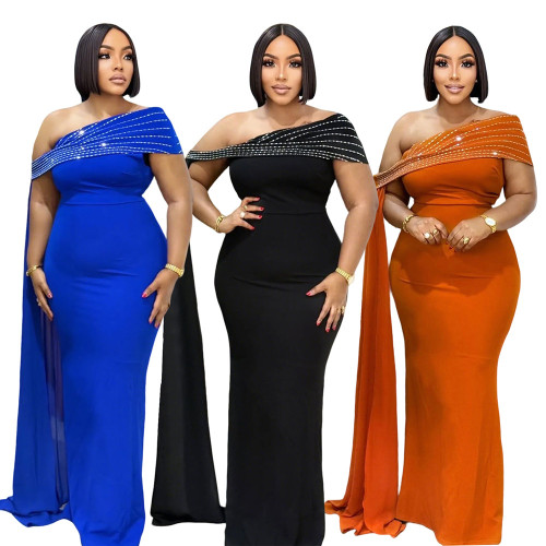 Shoulder hugging buttocks dress, long skirt
