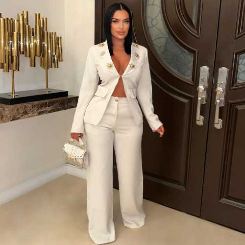 Two piece contrasting large lapel suit