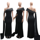 Shoulder hugging buttocks dress, long skirt
