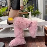 Flat bottomed rivet boots with hairy straps, snow boots