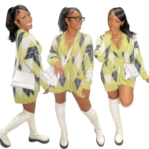 Knitted medium length jacket