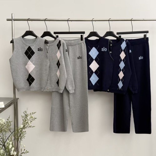 Knitted diamond grid vest long sleeved jacket wide leg pants three piece set