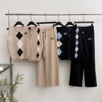 Knitted diamond grid vest long sleeved jacket wide leg pants three piece set