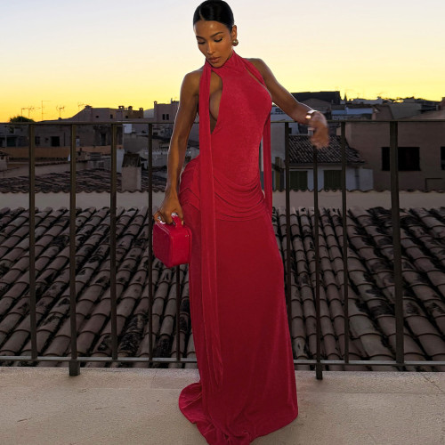 Sleeveless hanging neck backless dress