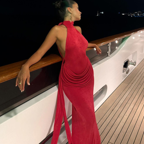 Sleeveless hanging neck backless dress