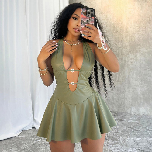 Imitation leather metal decoration hanging neck large backless dress