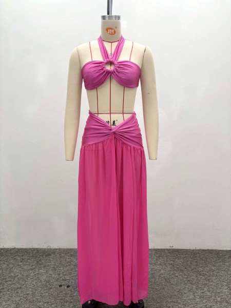 Two-piece set with halter neckline, waist-exposing split skirt