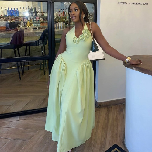 Hanging neck V-neck three-dimensional flower dress