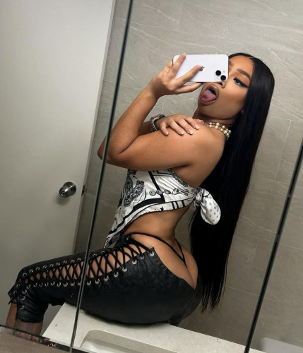 Machine eye webbing tight fitting PU cropped pants