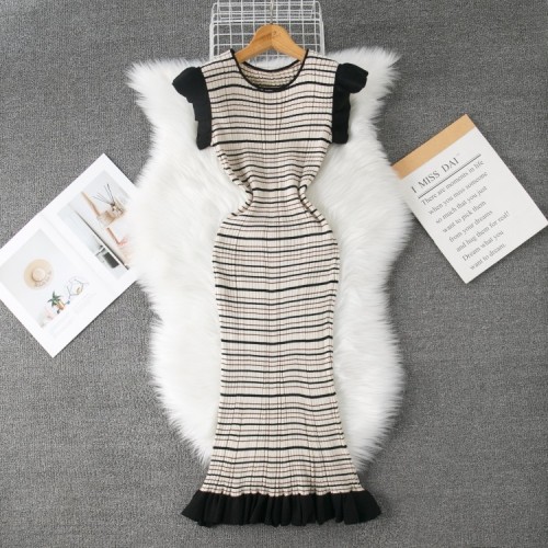 Black fungus edge sleeveless striped knitted contrasting vest long dress