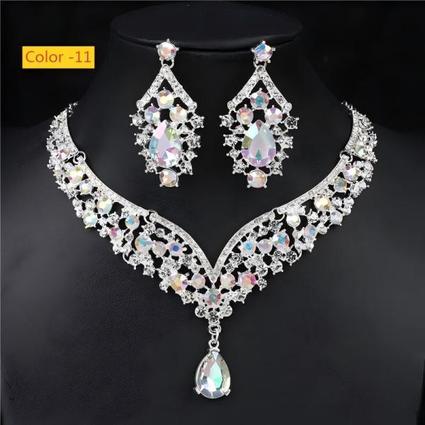Crystal necklace set