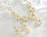 Necklace and earring set