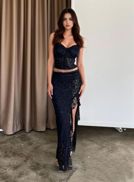 Irregular slit hip hugging long skirt strapless short top lace two-piece set