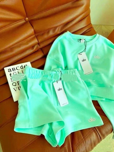 Round neck short hoodie+elastic waist shorts sports suit F984253720404