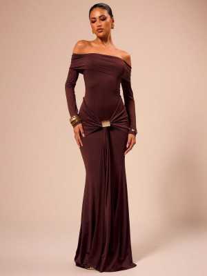 One shoulder, open shoulder, waist cinching, fish tail skirt